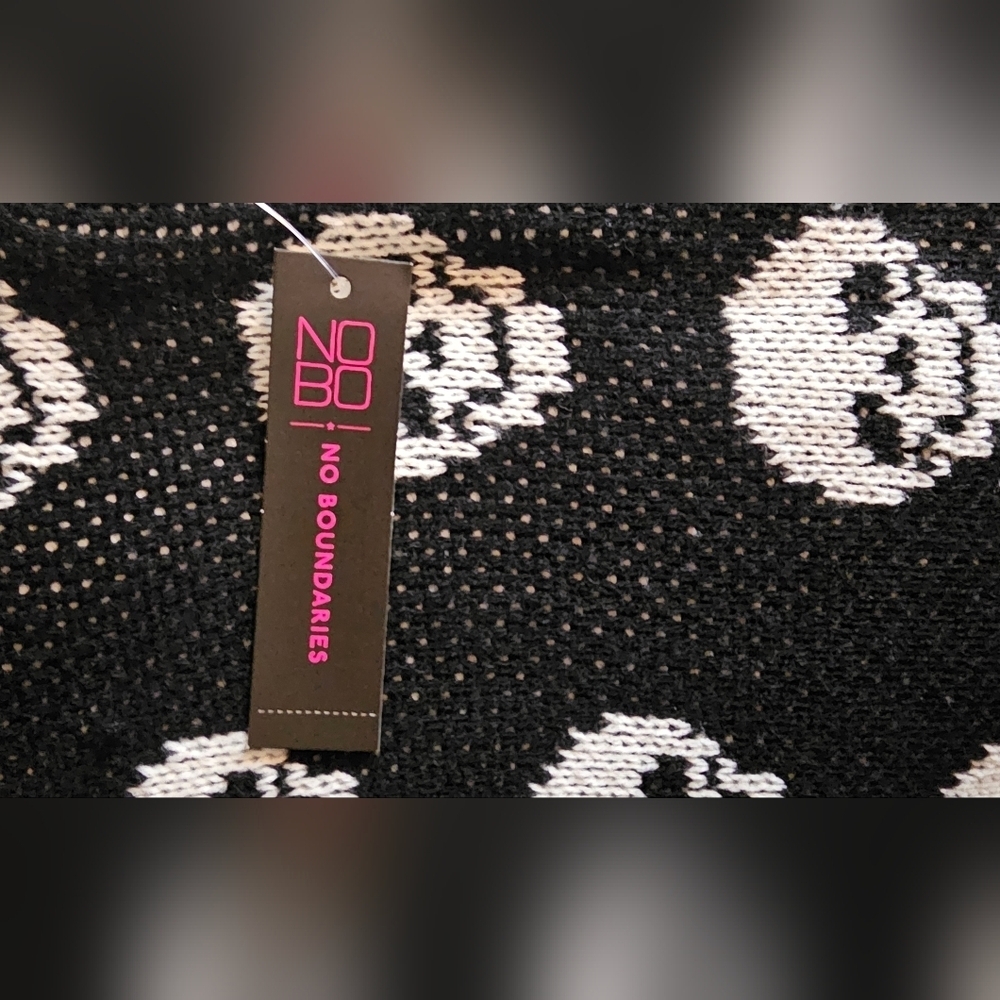 No Boundaries Black White Skull Knit Sweater Vest - NWT - Size Large - Picture 4 of 5